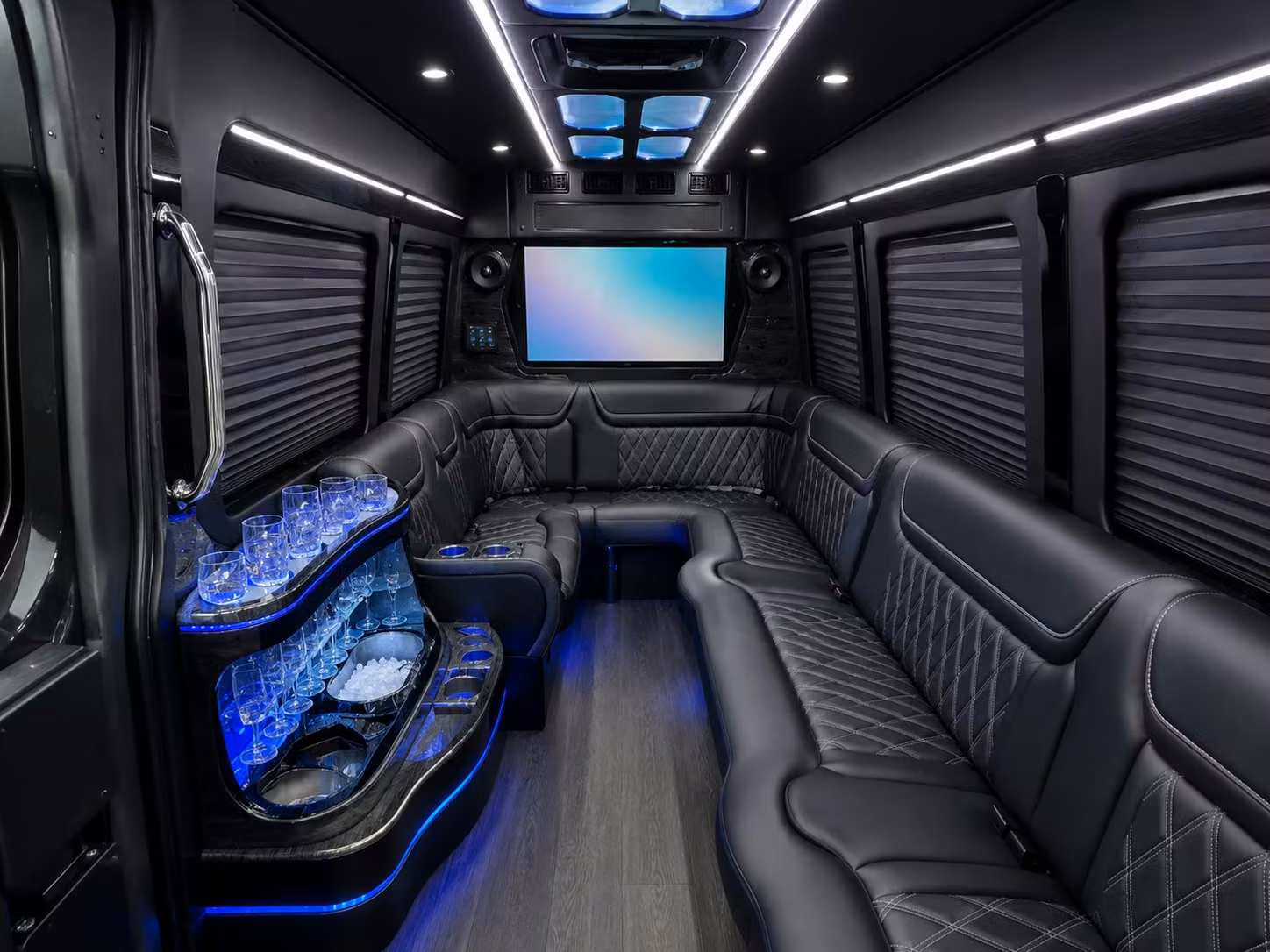 college and high school sports team bus rentals near gresham