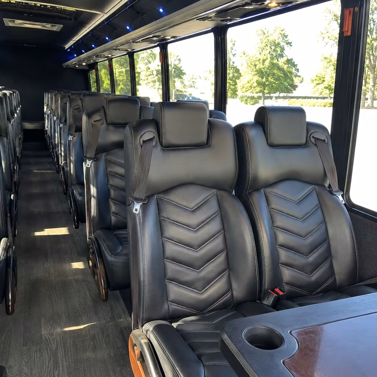 minibus rentals in gresham for smaller prom groups that want a private ride